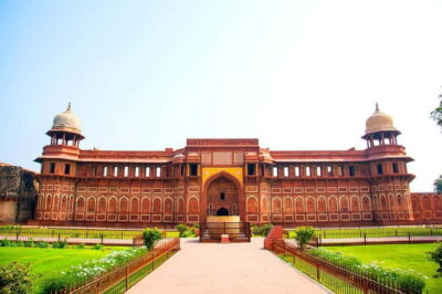 Tajmahal Sunrise Tour with Fatehpur Sikri & Abhaneri