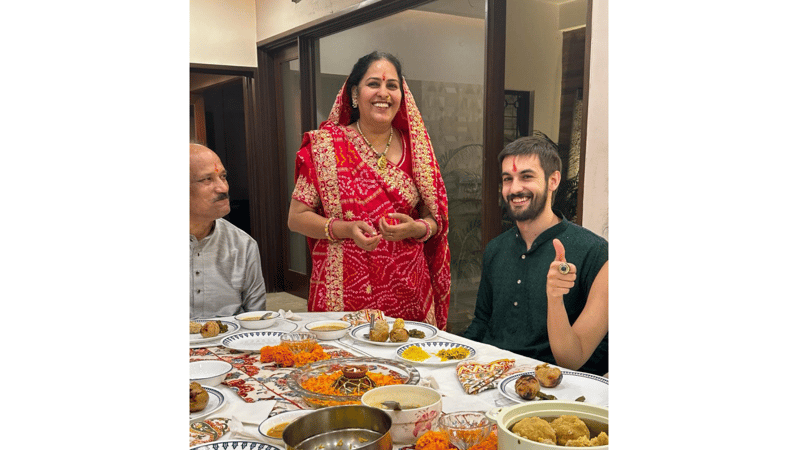 Jaipur: Traditional cooking class and storytelling session - What the $27 price covers