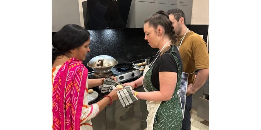 Jaipur: Traditional cooking class and storytelling session - Cooking together keeps the lesson practical