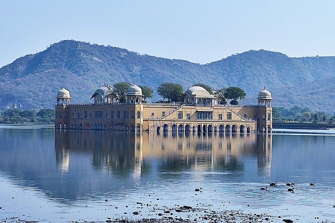 Jaipur Tuk Tuk Sightseeing Tour with Monkey Temple Sunset View - City Palace: leave time for the royal complex