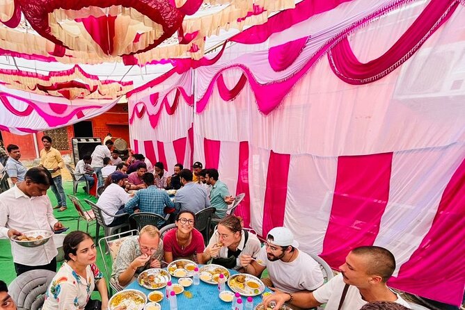 Local breakfast & full city tour by TukTuk - Hawa Mahal and the route details to confirm