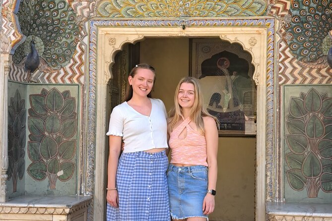 One Day Private Tour of Jaipur with Guide - Bapu Bazar: a short market stop