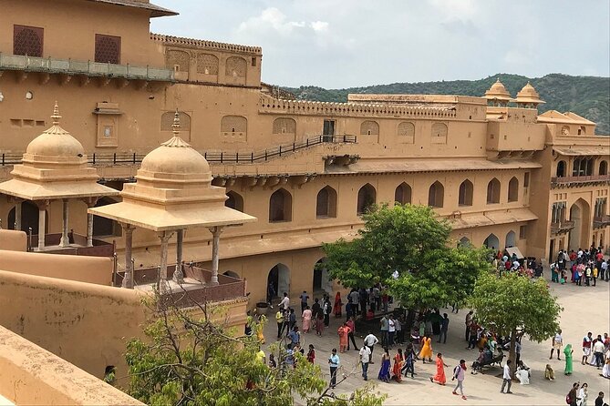 Private Full-Day Jaipur Sightseeing by Car - Amber Fort: allow time for the hilltop visit