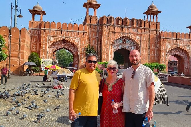 Private Full Day Jaipur Tour with Guide - Hawa Mahal offers a quick first look