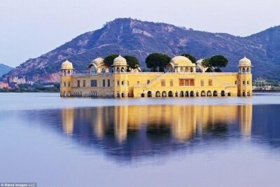 Private Full-Day Sightseeing Tour of Jaipur’s Heritage by Car