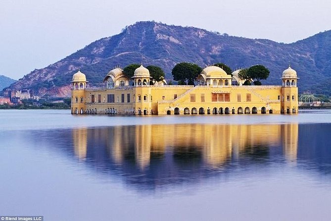 Private Full-Day Sightseeing Tour of Jaipur’s Heritage by Car - Starting with Hawa Mahal