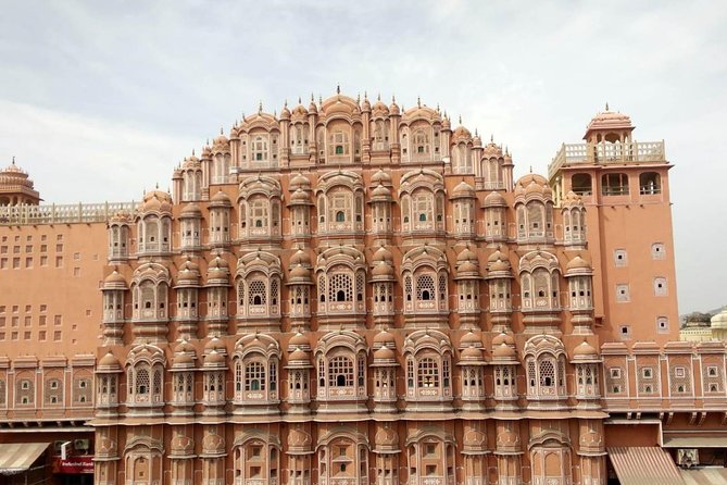 Private Guided Sightseeing Tour of Jaipur Highlights - City Palace’s courtyards and art