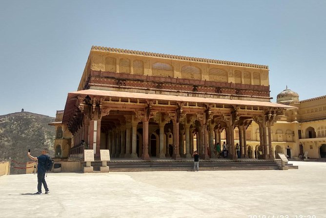 Private Jaipur Full One Day Tour In Pink City With Guide - Shopping, crafts and room to customize