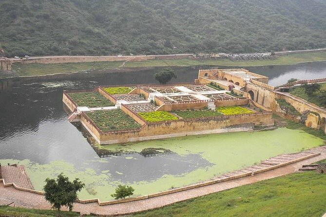 Private Jaipur Pink City Tour by Car & Driver with a Tour Guide - Galta Ji, the Monkey Temple