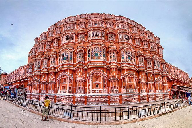 Private Jaipur sightseeing Tour by Car - All Inclusive - Hawa Mahal: Jaipur’s most familiar façade