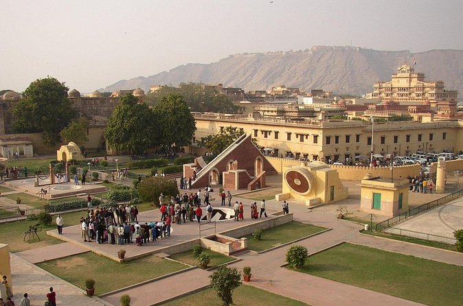 Private Jaipur sightseeing Tour by Car - All Inclusive - Panna Meena ka Kund and Jal Mahal: beyond the central sights