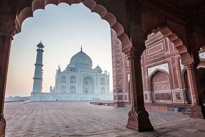 Private Same-Day Taj Mahal & Agra Fort Tour from Jaipur by Car - Guide quality and the private-group advantage