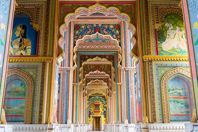 Private Tour of Jaipur's Most Instagrammable & Photogenic Spots - Amber Fort: allow time for the scale