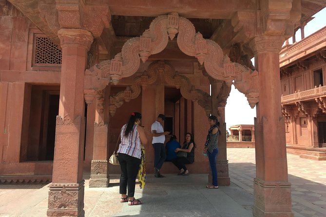 Private Transfer From Agra To Jaipur with Fatehpur Sikri - Should you book it?