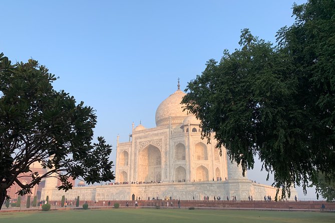 Private Transfer From Jaipur to Agra including Fatehpur Sikri - Leaving Jaipur in a private, air-conditioned car