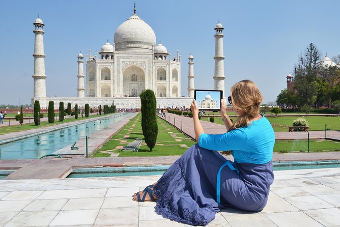 Same Day Taj Mahal, Agra Fort & Baby Taj Tour from Jaipur by Car - First stop: the Taj Mahal