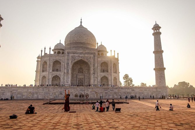 Skip The Line Taj Mahal, Agra Fort & Mehtab Garden Tour - Two hours with the Taj Mahal