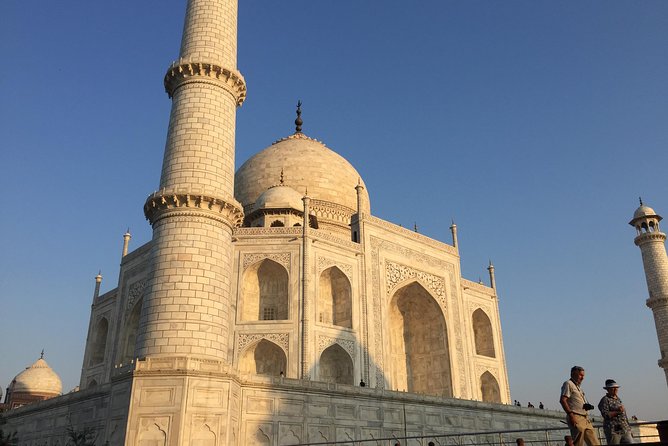Sunrise Taj Mahal Tour With Female Tour Guide - A Guide Who Helps You Feel at Ease