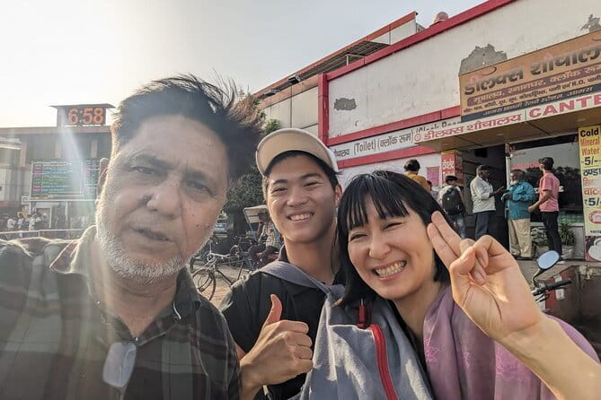 Taj Mahal by Tuk Tuk : A Local-Style Adventure - Riding through Agra by tuk tuk