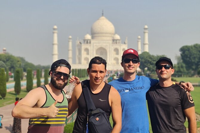 Taj mahal Private Tour with Entry Ticket and Guide - A private guide can make entry easier
