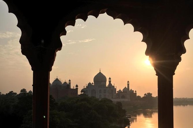 Taj mahal skip the line ticket guide and transport - Who will get the most from this tour