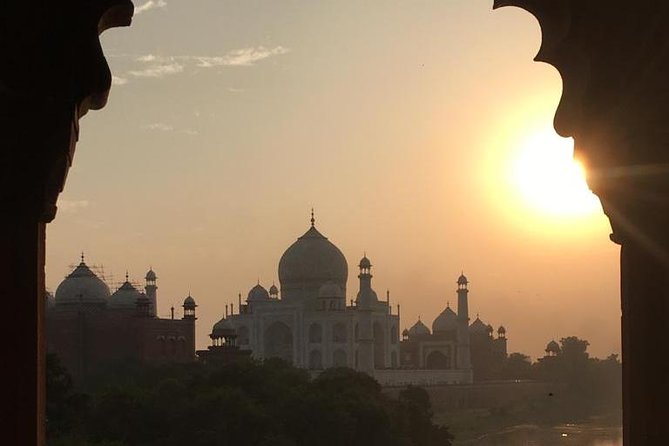 Taj mahal skip the line ticket guide and transport - Timing and small practical details