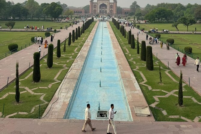 Taj Mahal Sunrise Tour - A private guide, with a personal touch
