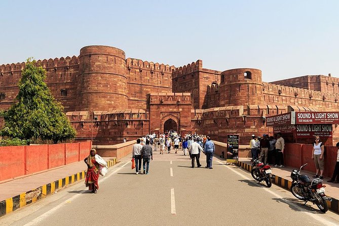 Taj with mausoleum and Agra fort visits : Choose Your Option - How the guide and driver shape the day